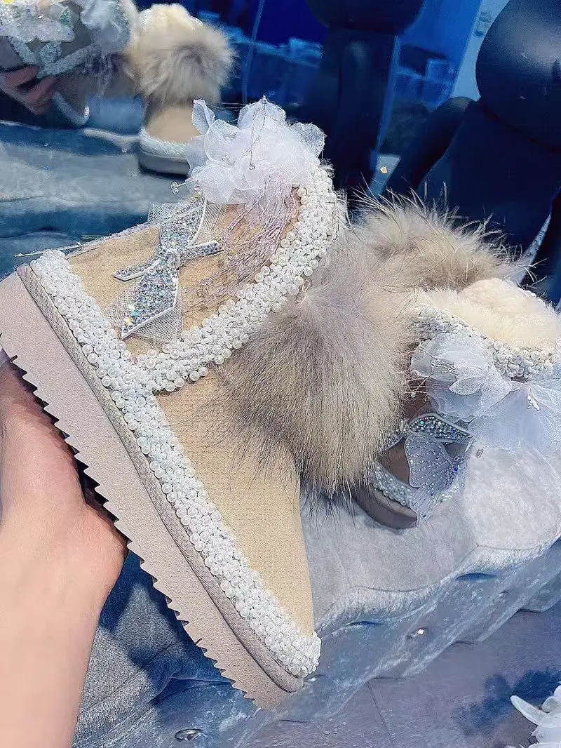 Heavy industry pearl water diamond flower lace beaded snow boots, large-sized fur one-piece thickened women's cotton shoes 35-40