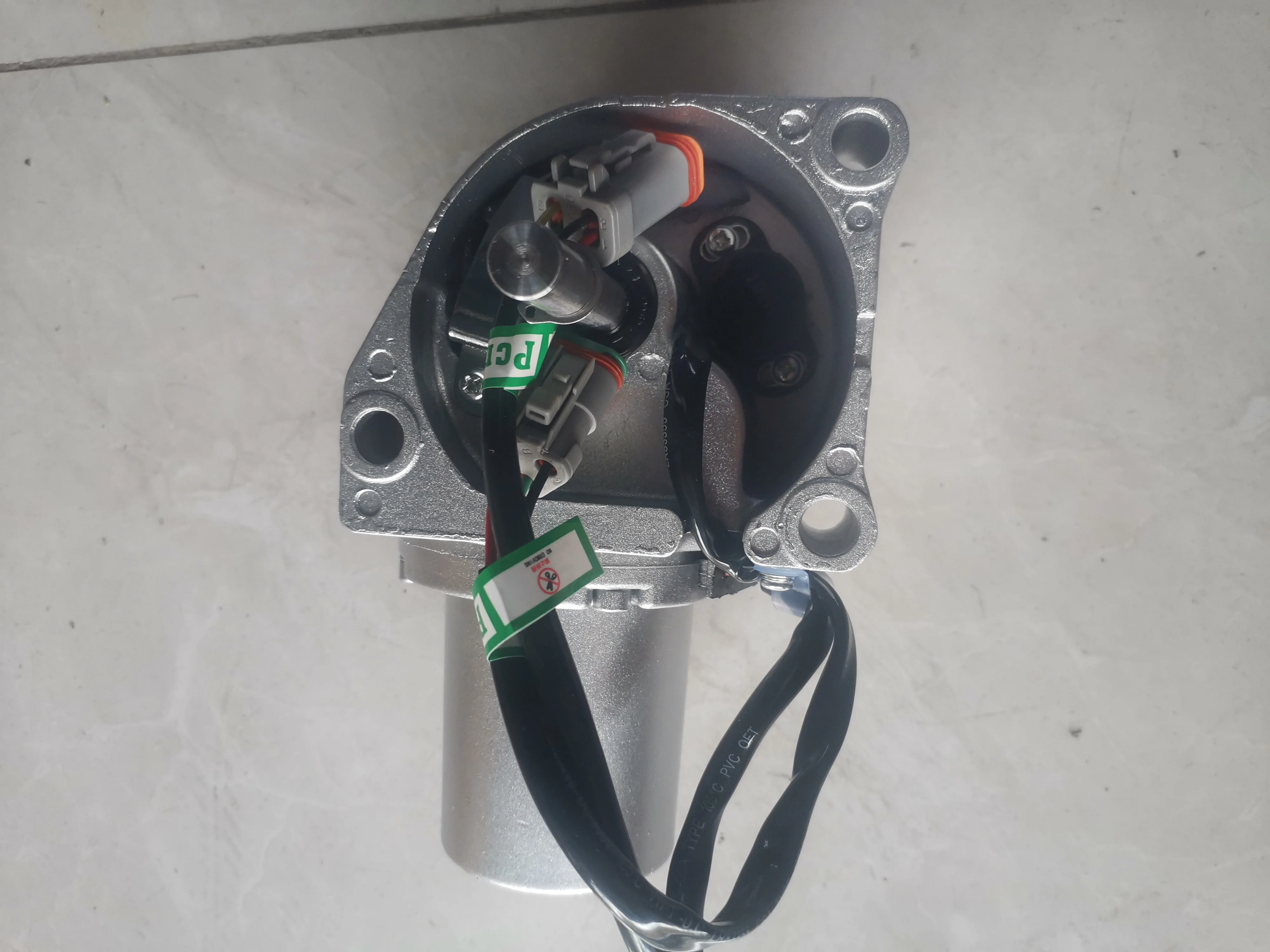 KP56RM2G-020A 60106830 KP56RM2G-020A مسرع محافظ محرك الخانق لحفارة ساني SY55 SY60 SY65 SY75C SY135-8 SY155