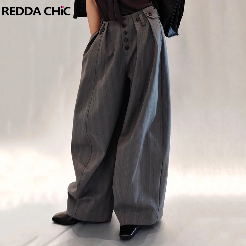 

REDDACHIC мужские декор на пуговицах серые костюмные брюки с однотонными карманами плиссированные свободные широкие классические брюки в стиле ретро повседневная официальная одежда