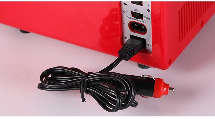 ثلاجة تجميل مدمجة ملونة صغيرة الحجم محمولة 4 لتر 12 فولت للعناية بالبشرة والمكياج