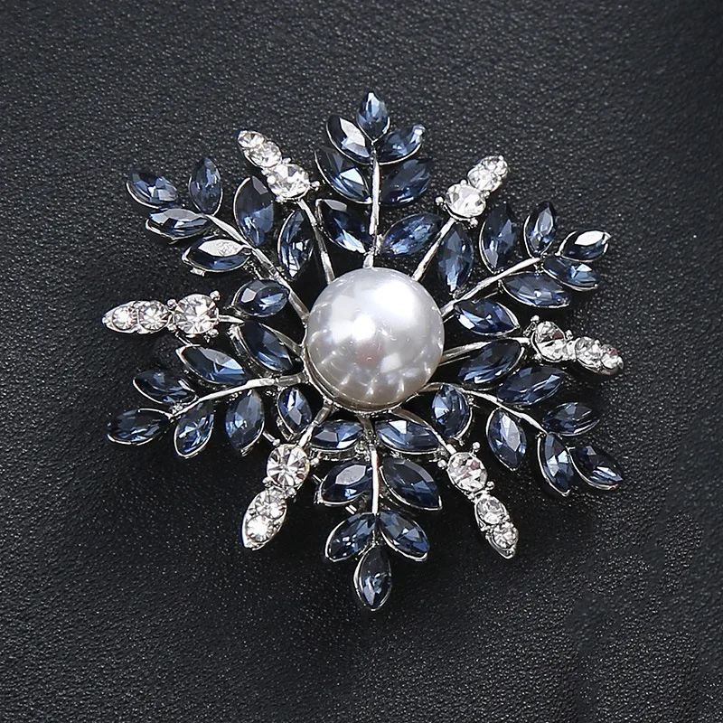 

Fashion Pearl Snowflake Brooch for Women Suit Alloy Flower Pins Scarf Buckle Blue Rhinestone Jewelry Clothing Accessories 144