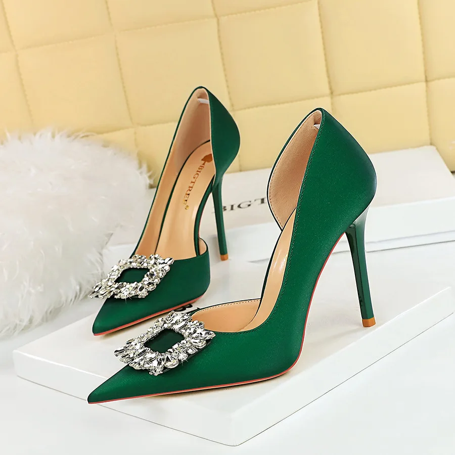 

Women Pumps Shoe Style Banquet Women's Shoes Slim Heels Shallow Notched Side Hollow Water Diamond Buckle Super High Heel Single