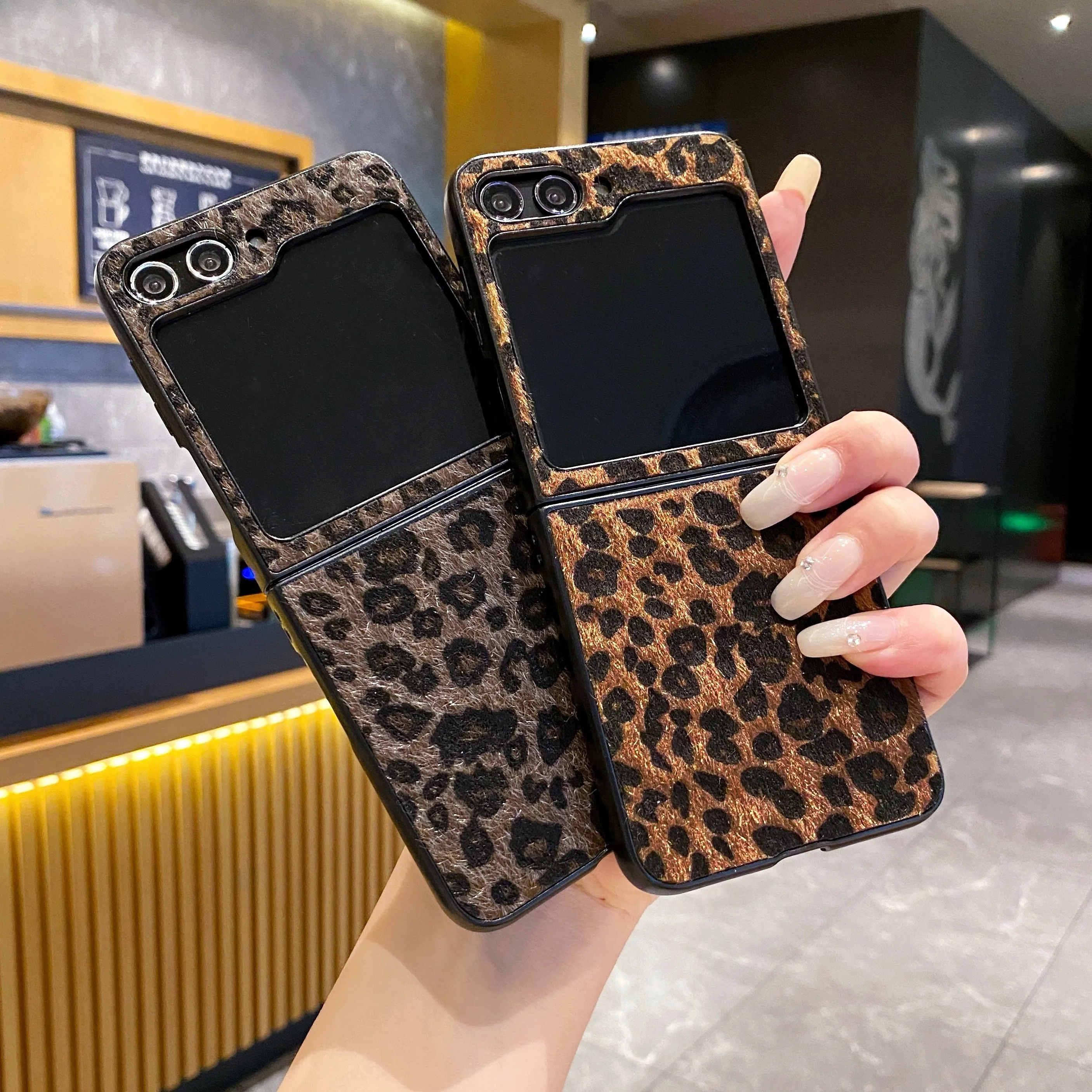 Artificial Flush Leopard Leather Plush Textured Back Cover For Samsung Galaxy Z Flip 8 6 5 4 3 Flip7 FE Fashion Phone Case