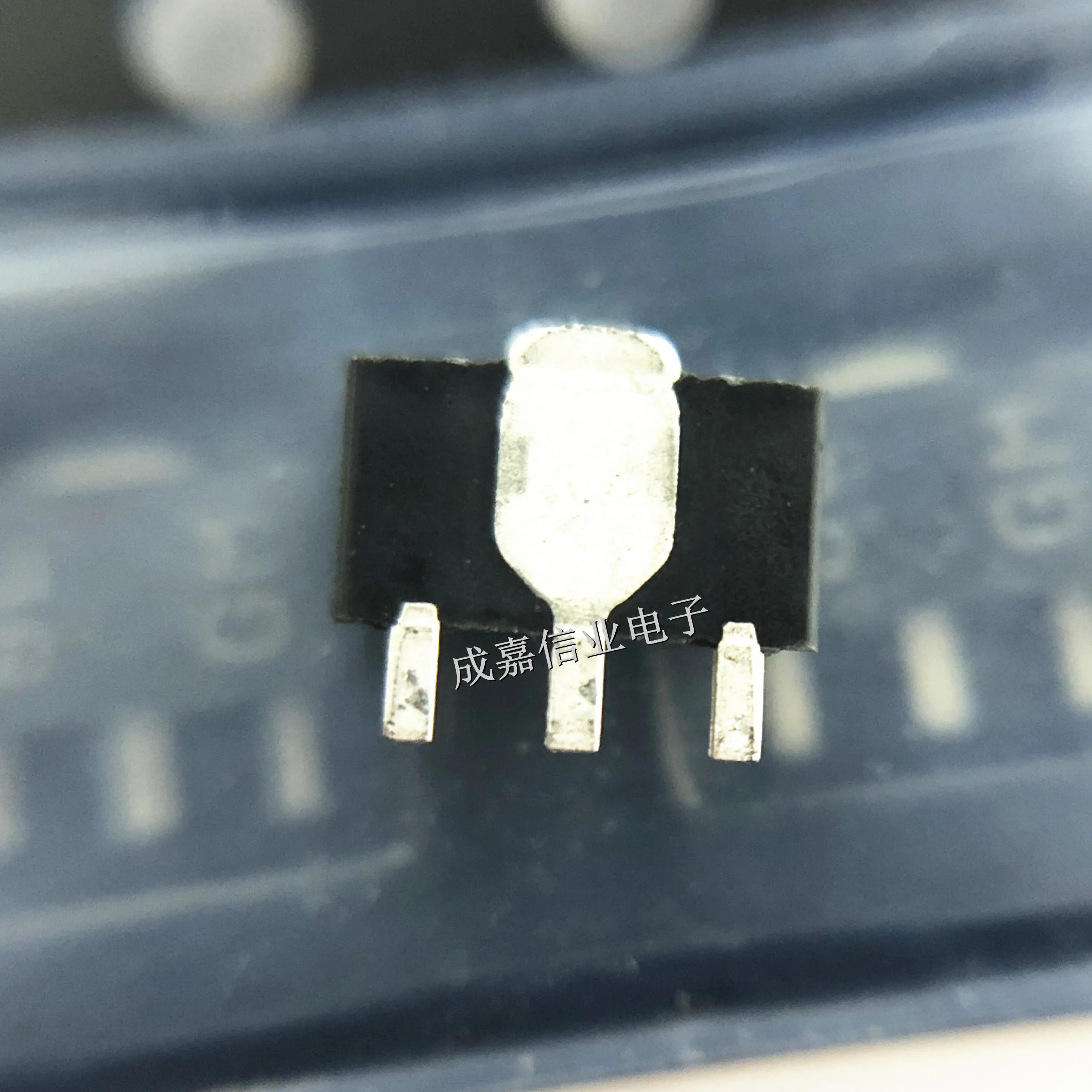10pcs/Lot NJM78L15UA-TE1 SOT-89-3 MARKING;8L Linear Voltage Regulators 3-Term Pos Vreg 35V 100mA 350mW