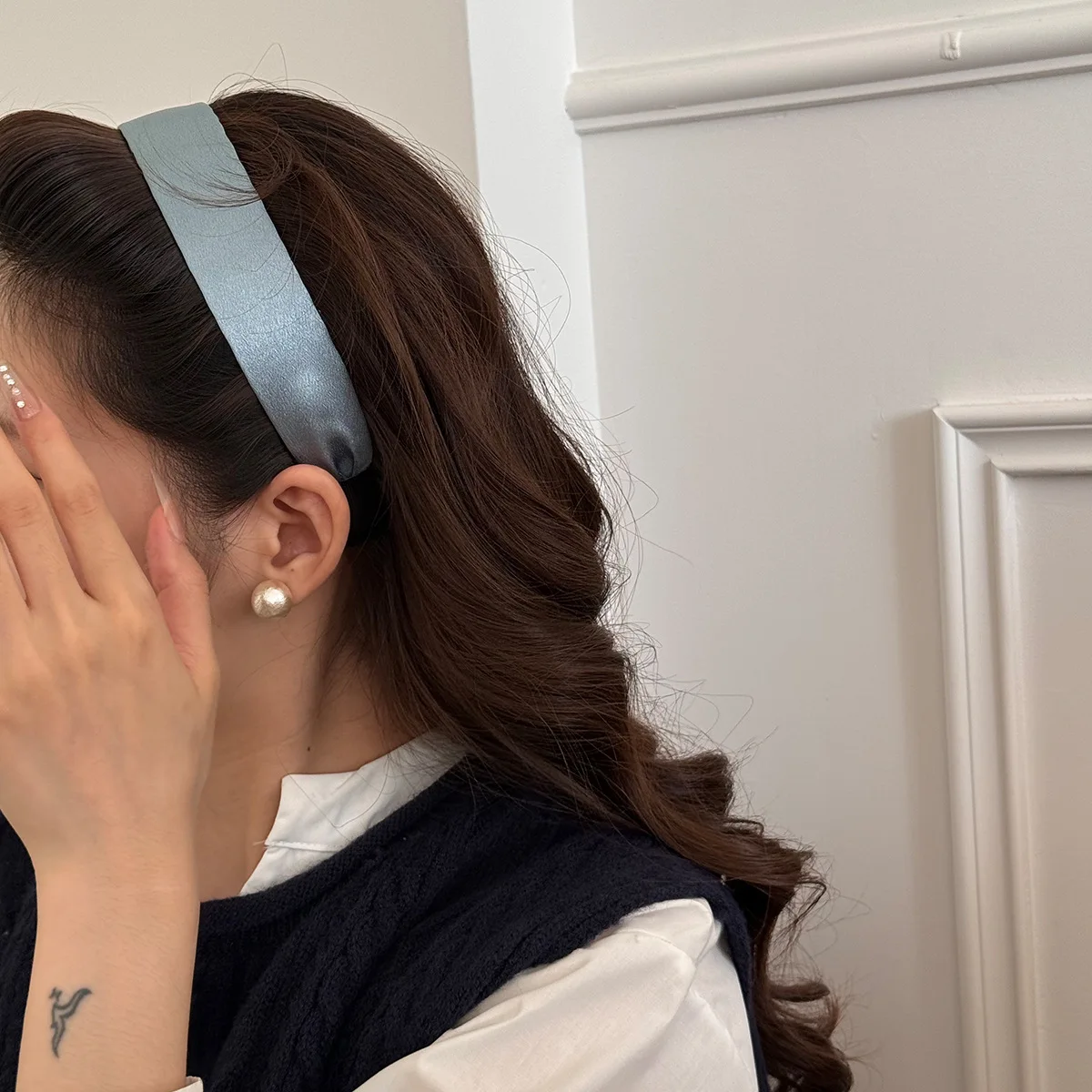 

Корейская темно-синяя повязка на голову, однотонные аксессуары для волос для девочек, женская группа, элегантный головной убор, винтажный популярный 2025 kpop, новинка