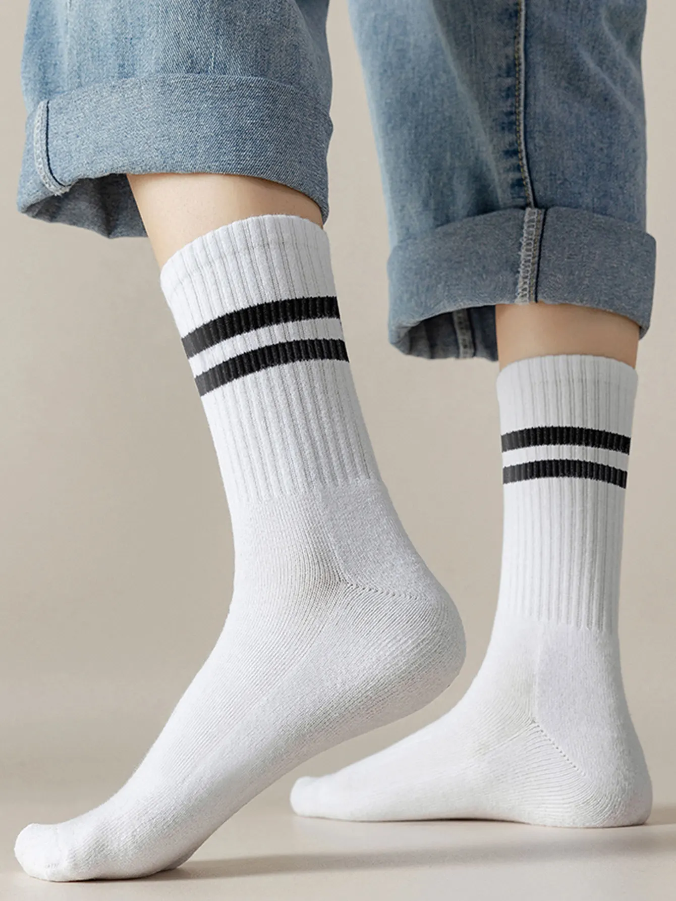 8 pairs of black/white/solid color double striped unisex outdoor mid-tube socks