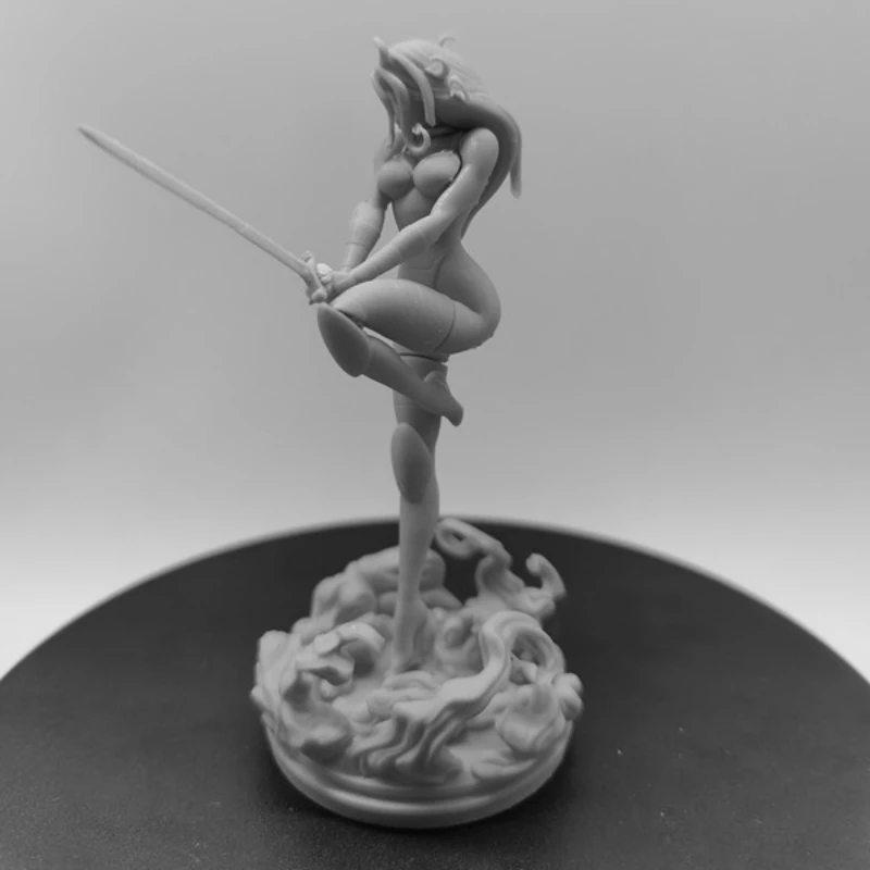 Glorious Battle Girl Nsfw Diy 1/24 Scale 90mm Height resin assemble Model Kit Unassembled and Unpainted Statuettes Toy