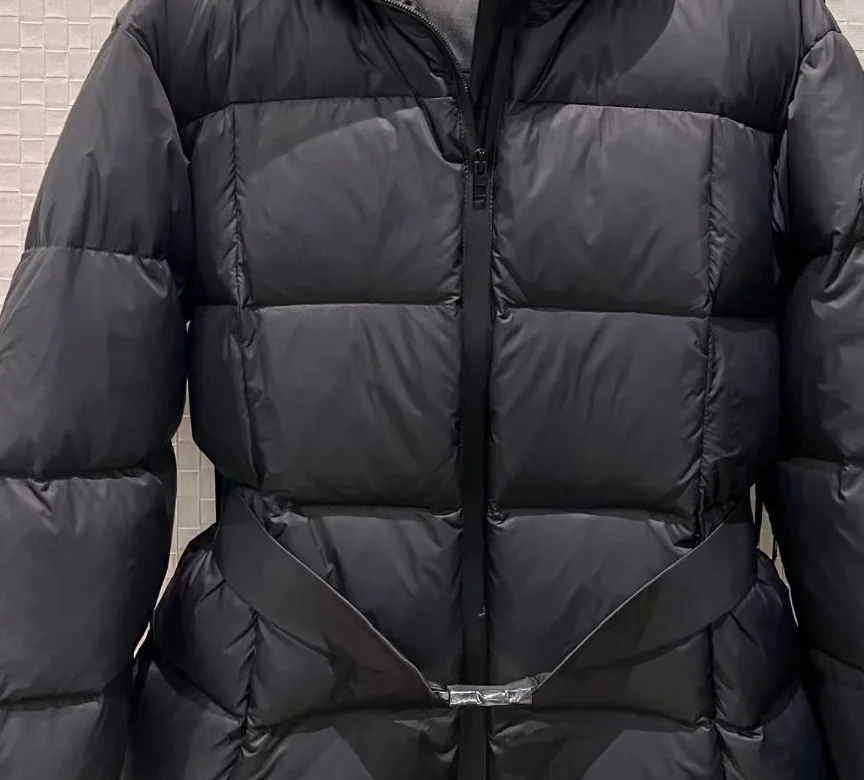 Inverno novo elegante e elegante à prova de vento e impermeável com capuz gola alta jaqueta para mulher