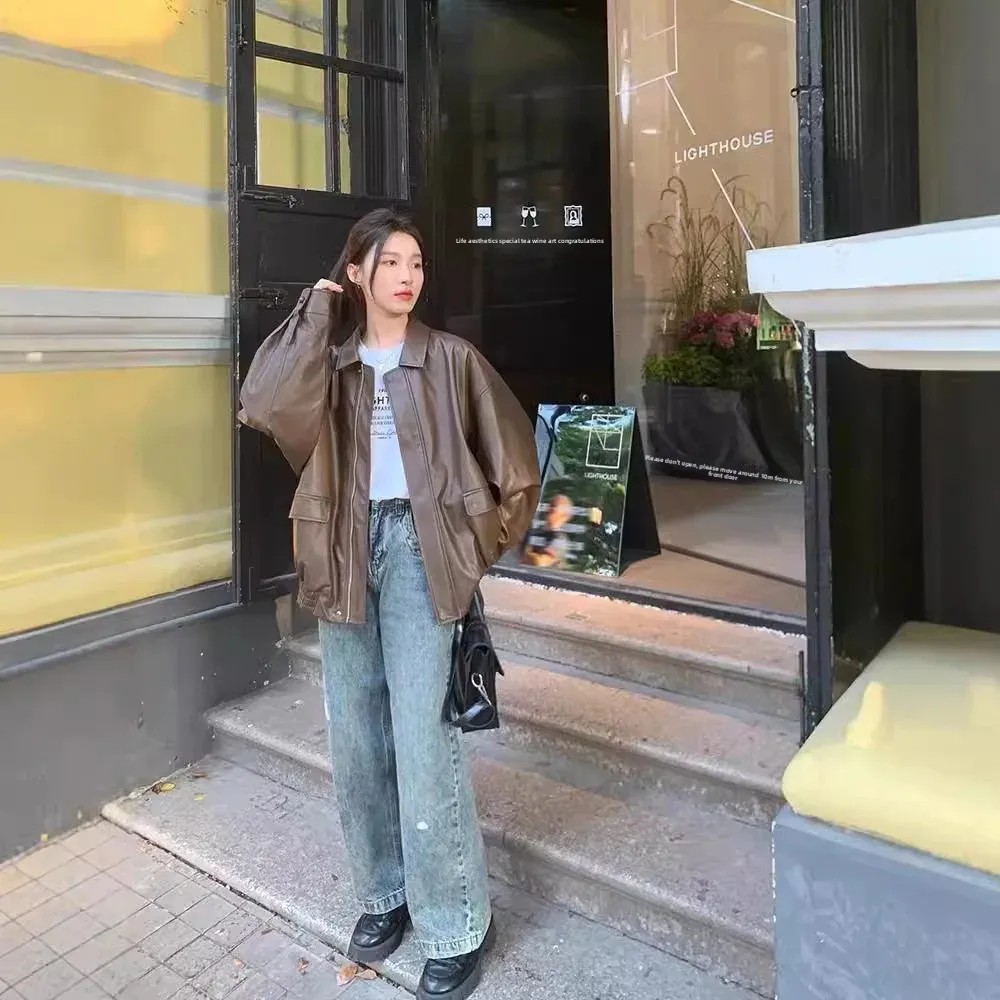 Dámská hnědá kožená bunda v hongkongském stylu, volná americká retro motocyklová bunda, top z polyesterového vlákna s dlouhým rukávem - náhled 2