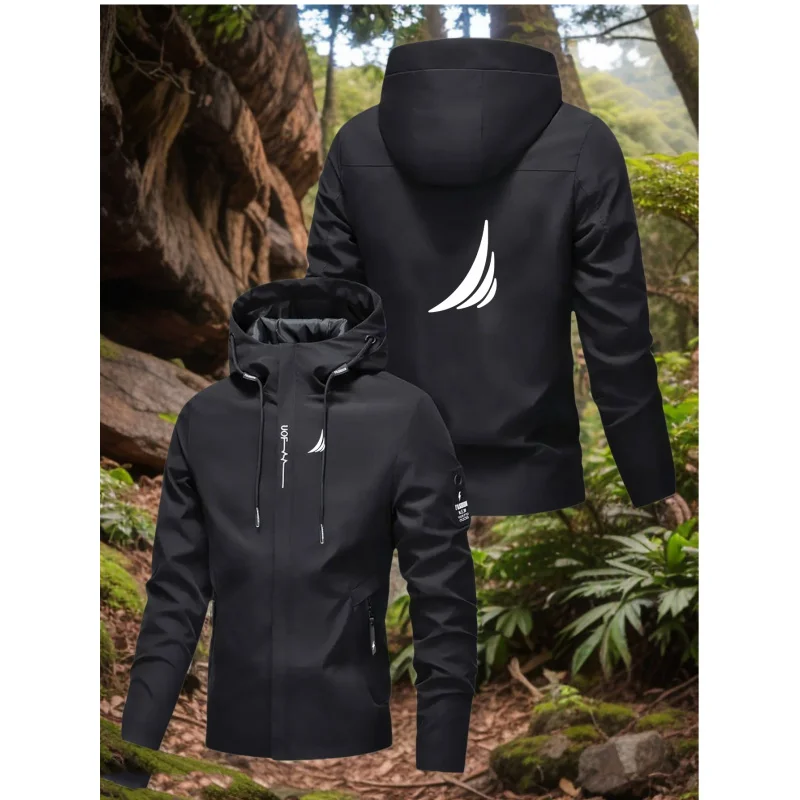 

Мужская всепогодная куртка с капюшоном на молнии. Интересные и культовые принты. Куртка на молнии по всей длине, для отдыха и спорта