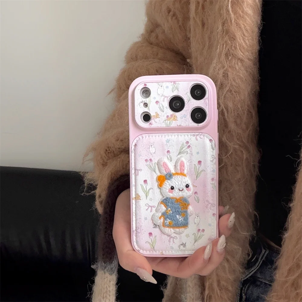 

Cute Flower Embroidered Rabbit Phone case for iPhone 16 Pro 15 Pro 14 13 17 Pro Max Cases Korean Fashion Shockproof Cover Fundas