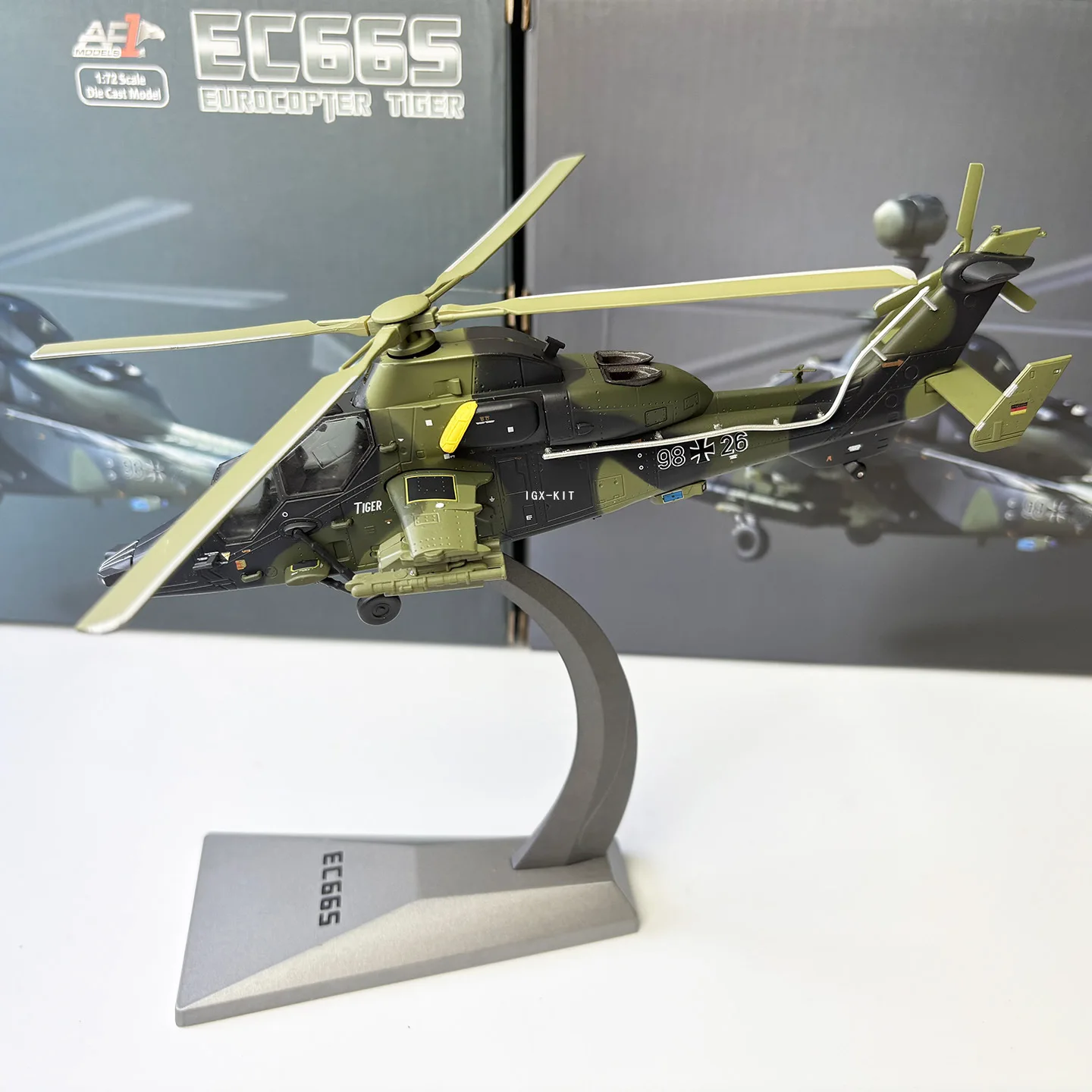 

Модель вертолета AF1 EC665 Tiger (Германия) в масштабе 1/72, вооруженный вертолет UHT, коллекционная модель для домашнего декора и настольного украшения