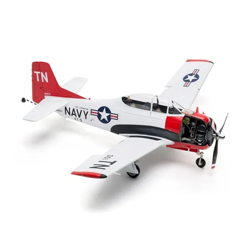 Model do składania Kitty Hawk 1/32 KH32015 Amerykański T-28C Trojan Trainer - Zestaw modelarski samolotu