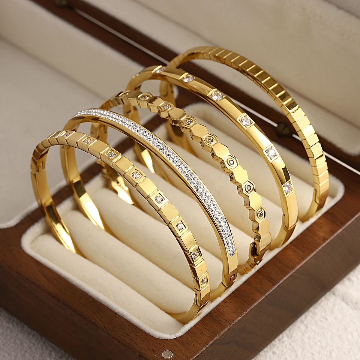 Greatera Trendy Gold Plated 316L Stainless Steel Bangles Bracelets for Women Delicate Cubic Zirconia Bracelet Party Jewelry 2024