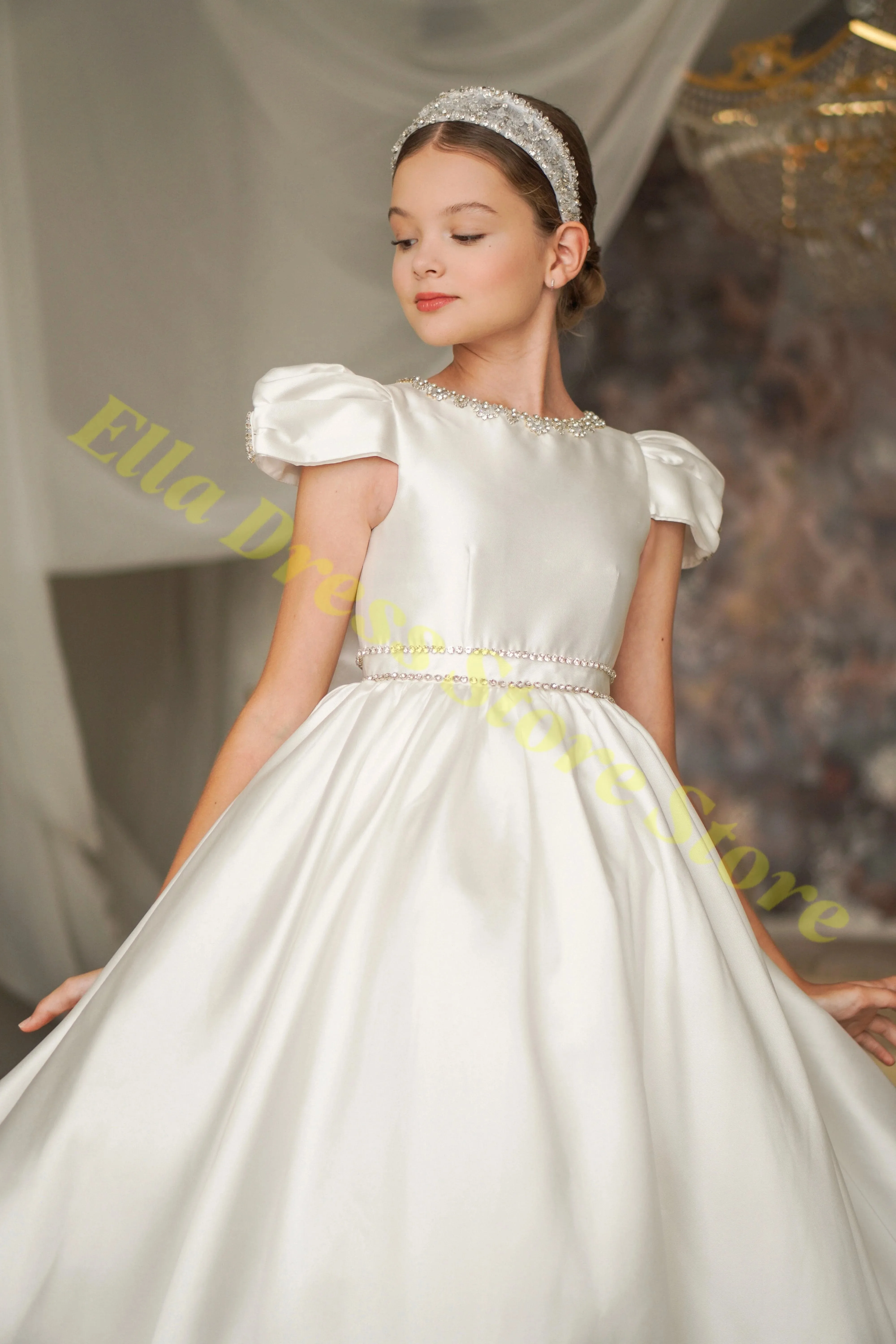 Großhandel Blumenmädchenkleid für Hochzeit, Satin, Perlenbesetzt, Kurze Ärmel mit Schleife, Prinzessinnenkleid für Geburtstagsfeier, Erstkommunion, Maßanfertigung – Detail 2