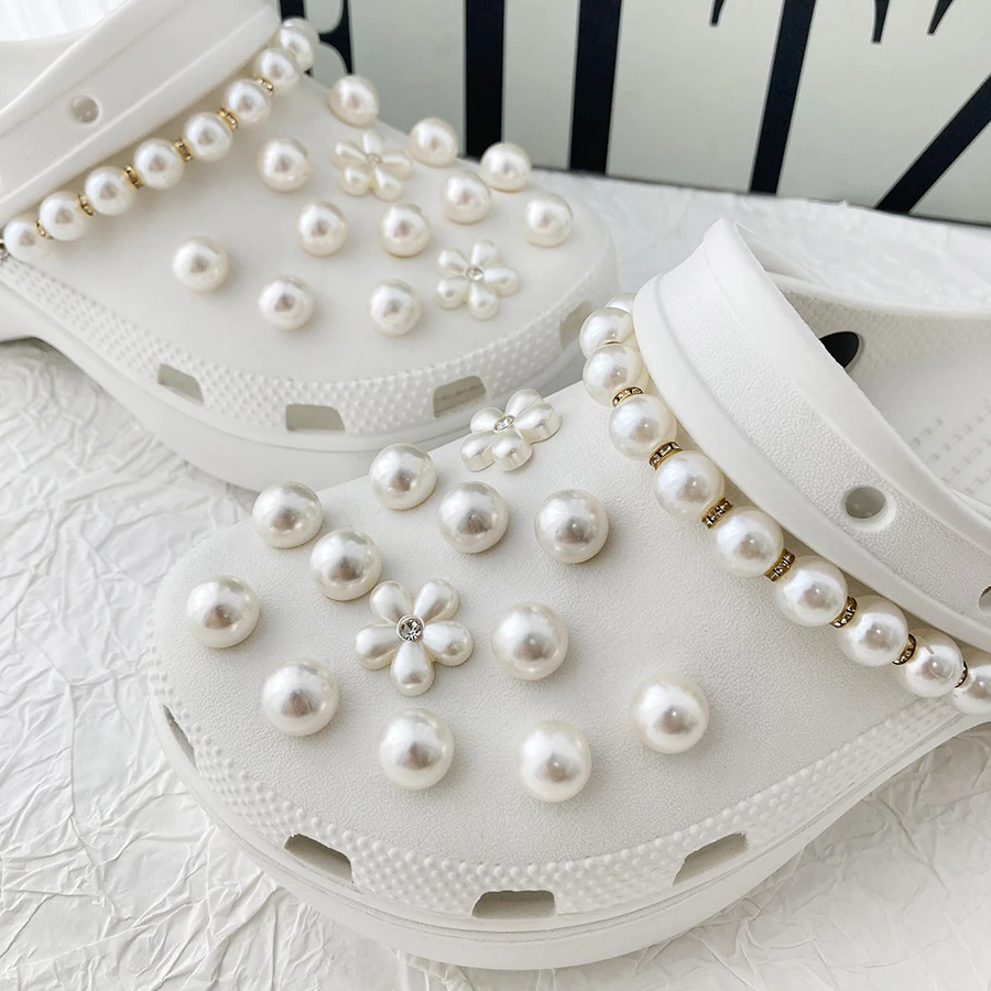 

26pcs Luxury ABS Pearl White Flower Chain Detachable Charms For Crocs Shoe Decorations For Clogs Beach Bag Party Gift Idea