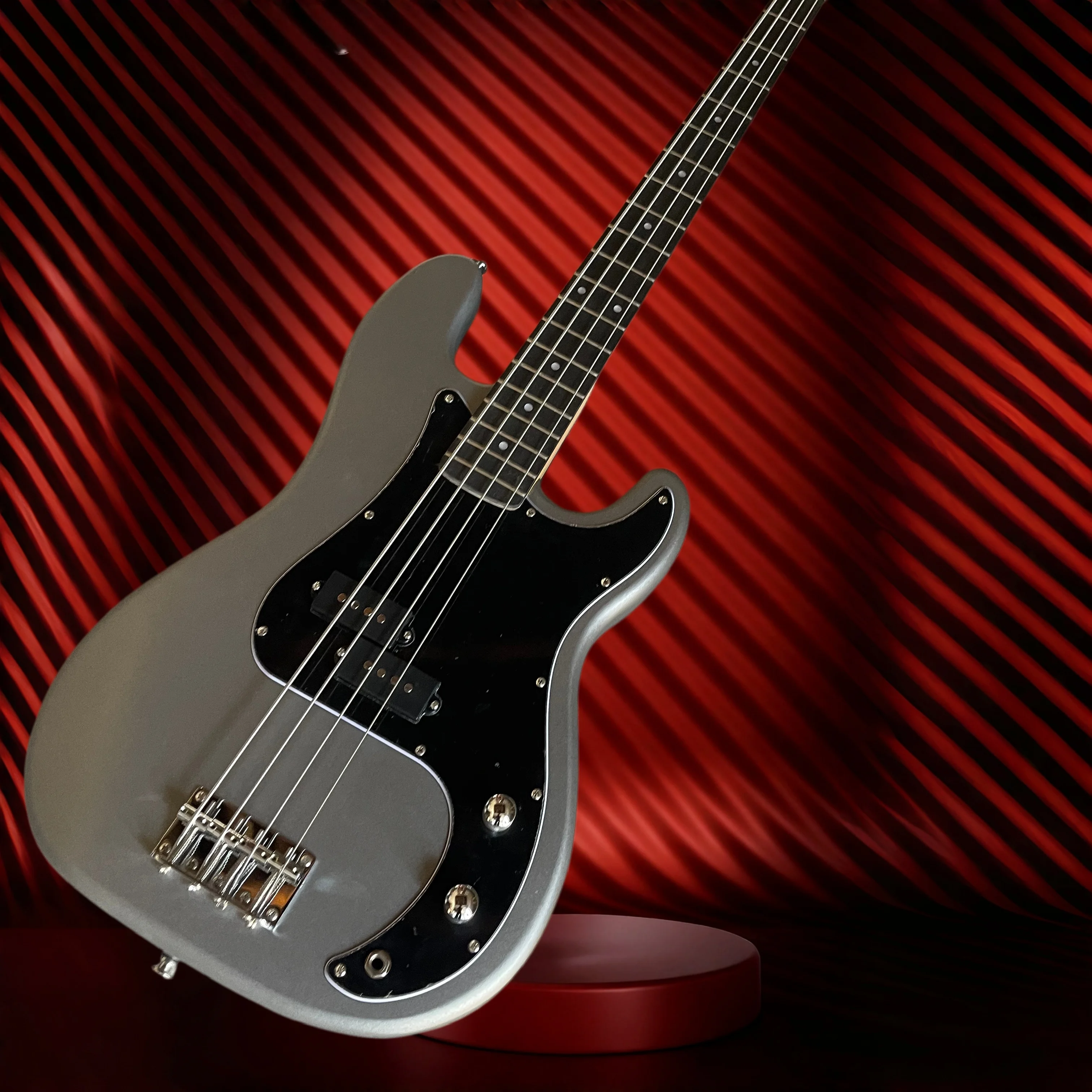 Silver Gray Matte Classic PB Electric Bass Guitar Rosewood Fingerboard Steady Low-frequency Novice Practicing Playing Bass