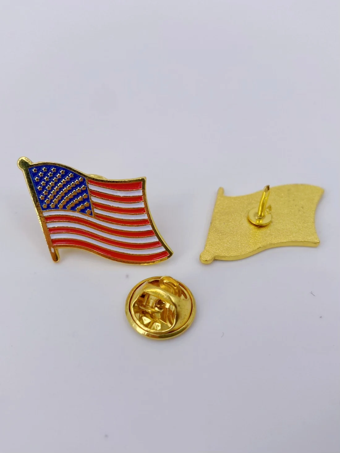 American Flag Lapel Pins – USA Metal Enamel Flag Pins United States US Waving Badge Brooch for Patriotic Display