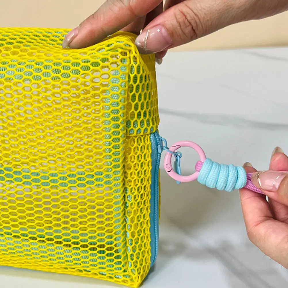 Portable Toiletry Bag Small Mesh Toiletry Bag Travel Cosmetic Organizer Pouch for Women Portable Makeup Brush Holder Lipstick