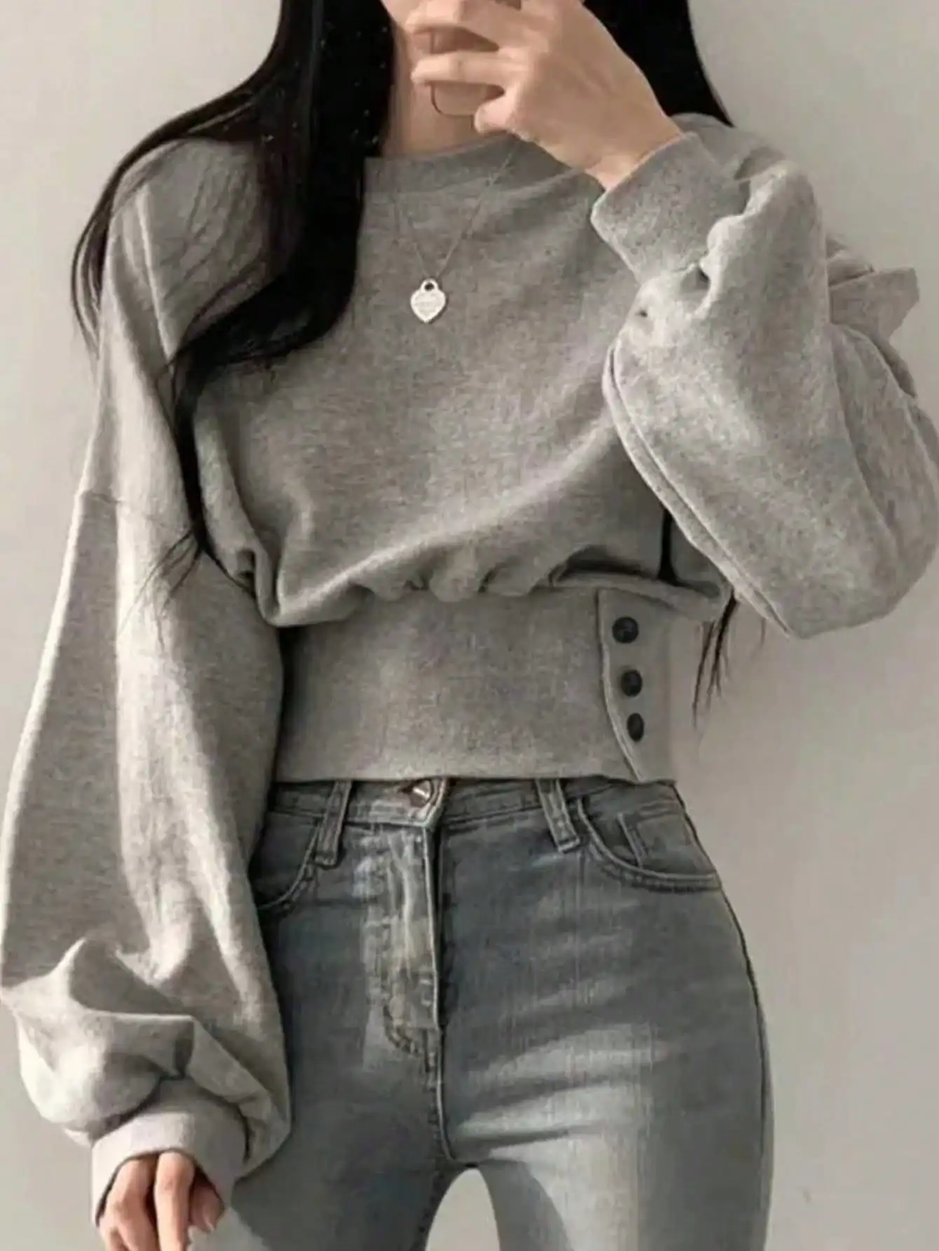 

Женская серая толстовка с заниженными плечами и длинными рукавами и пуговицами на талии, повседневный осенне-зимний пуловер