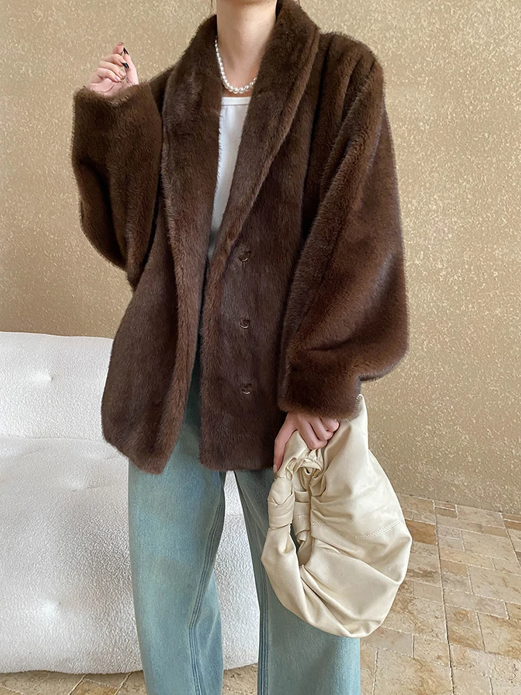 [EAM] Faux Fur Coffee Keep Warm Pockets Jacket New V-neck Long Sleeve Women Coat Fashion Tide Autumn Winter 2024 1DH7882