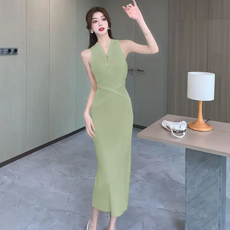 Femmes été tempérament élégant col en v couleur unie mince apparence mince débardeur robes dames mode tout-match mince a-ligne jupe