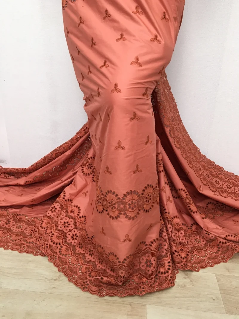 ไนจีเรียแห้งผ้าฝ้ายลูกไม้ผ้าคุณภาพสูง 5 หลาปักแอฟริกันผ้าลูกไม้ผ้าฝ้าย 2025 ชุดแต่งงานสําหรับผู้หญิง A4274