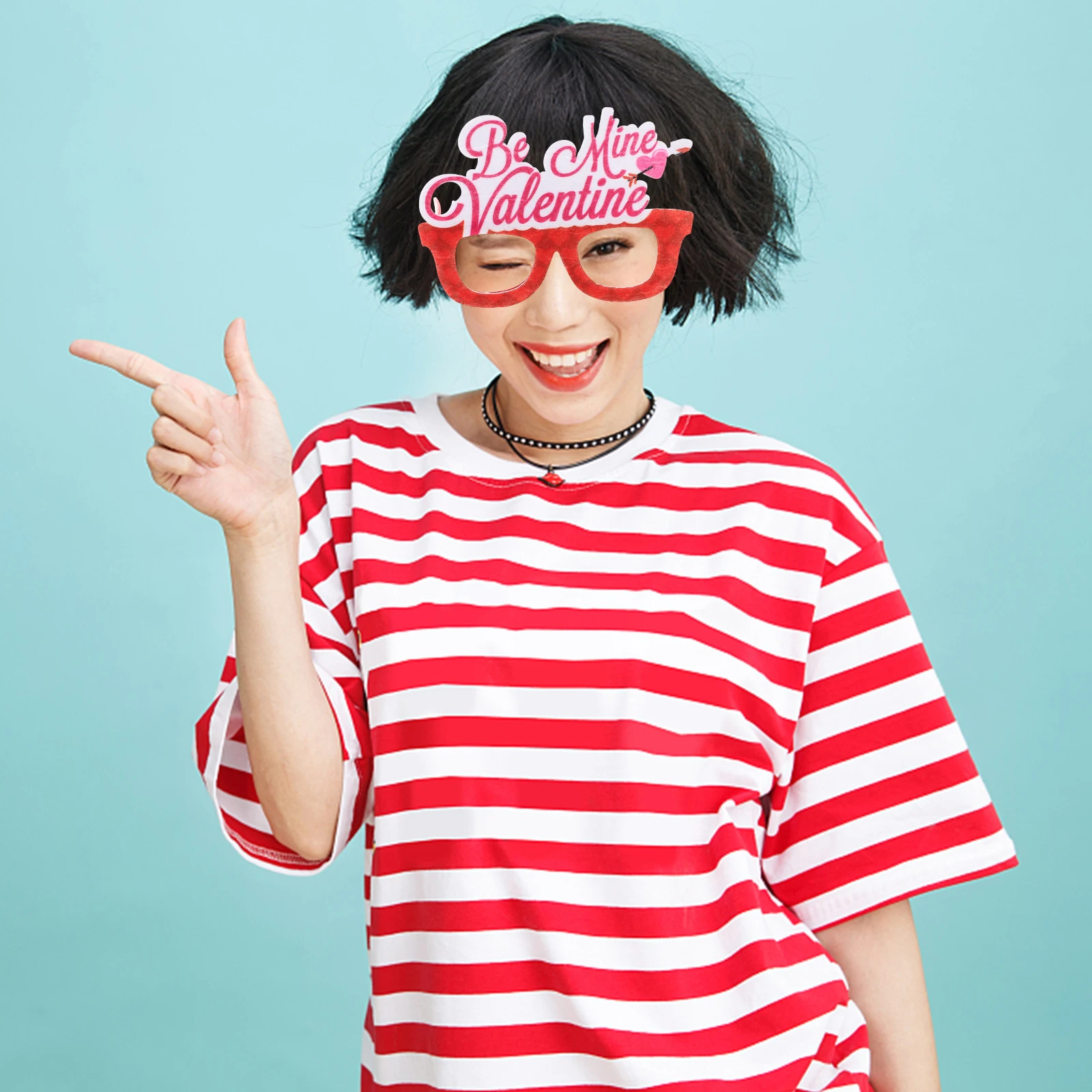 

6Pcs Valentine Themed Glasses Frames Heart Eyewear Party Supplies Fun Photo Booth Props for Valentine Parties Fun Eyeglasses