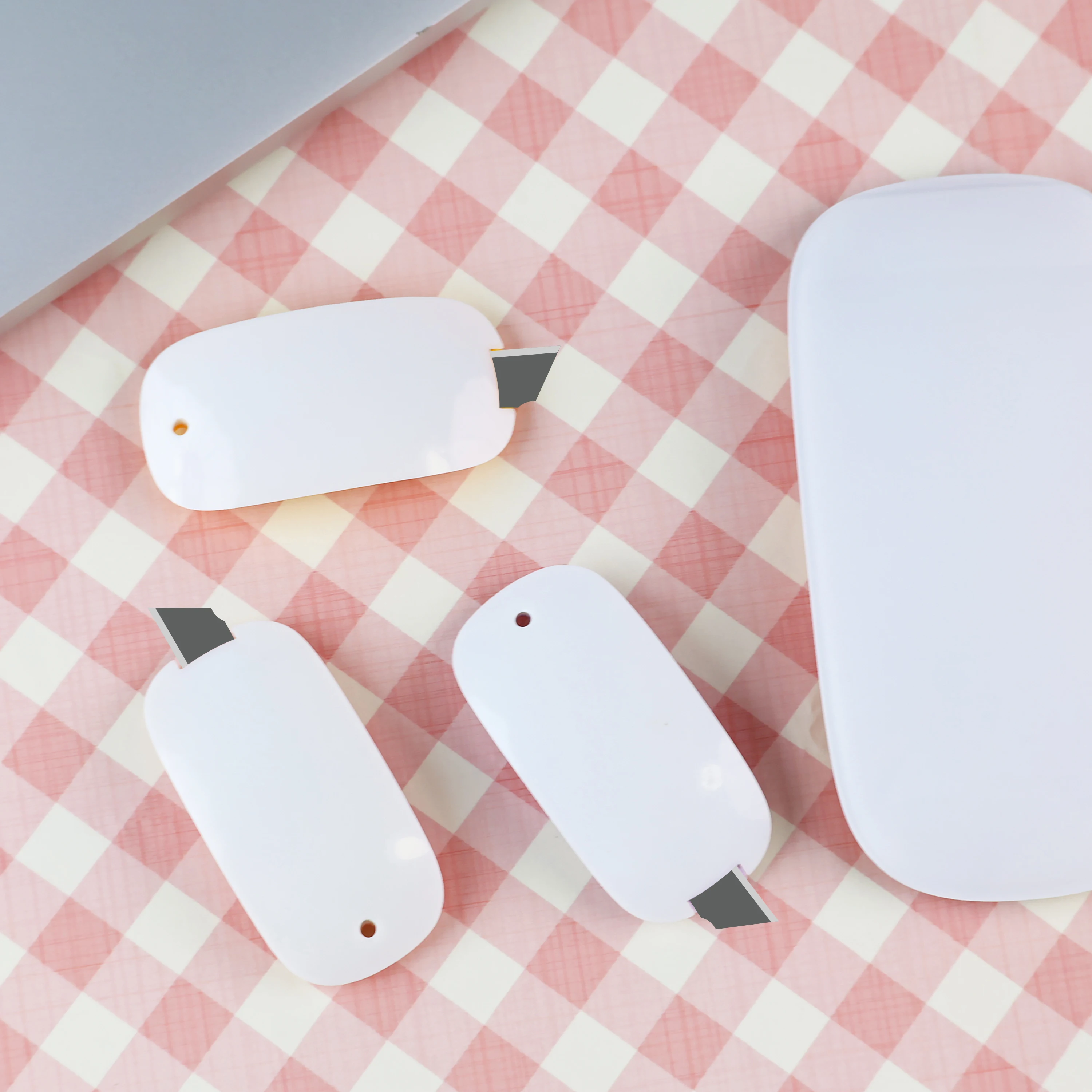 Mini utility knife, mouse-shaped, box opener, packaging box cutter, with retractable envelope blade, portable packaging