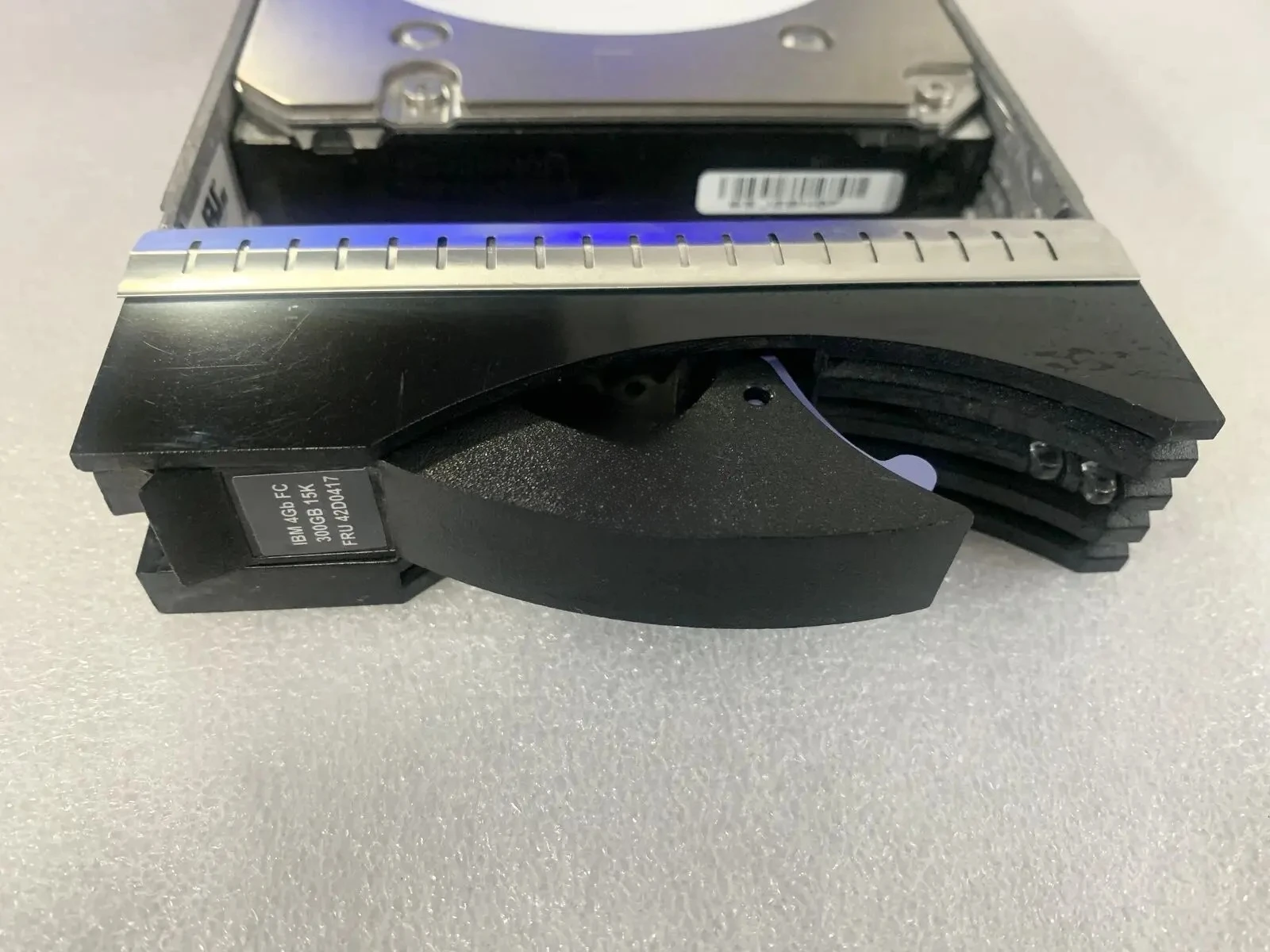 

Используется для серверного жесткого диска IBM 5415 42D0410 42D0417 300G 3,5 дюйма 15K 4 ГБ FC DS4700