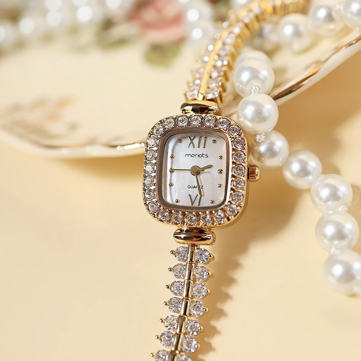 Reloj de cuarzo con diamantes de imitación para mujer, pulsera de lujo con temperamento de cristal, elegante, regalo