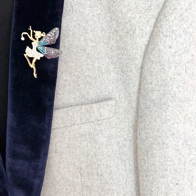 Fashion 2023 New Angel Wings Brooch Dancing Fairy Girl Pin Ladies Party Banquet Dress Coat Jewelry Accessories Wholesale
