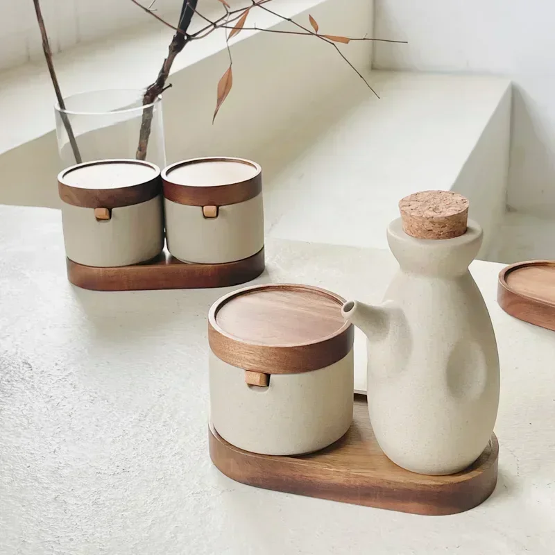 Ceramic Seasoning Jar Retro Japanese Style Home Kitchen Salt Chili Sugar Jar Oil Pot Wooden Lid Spice Kitchen Utensils Modern