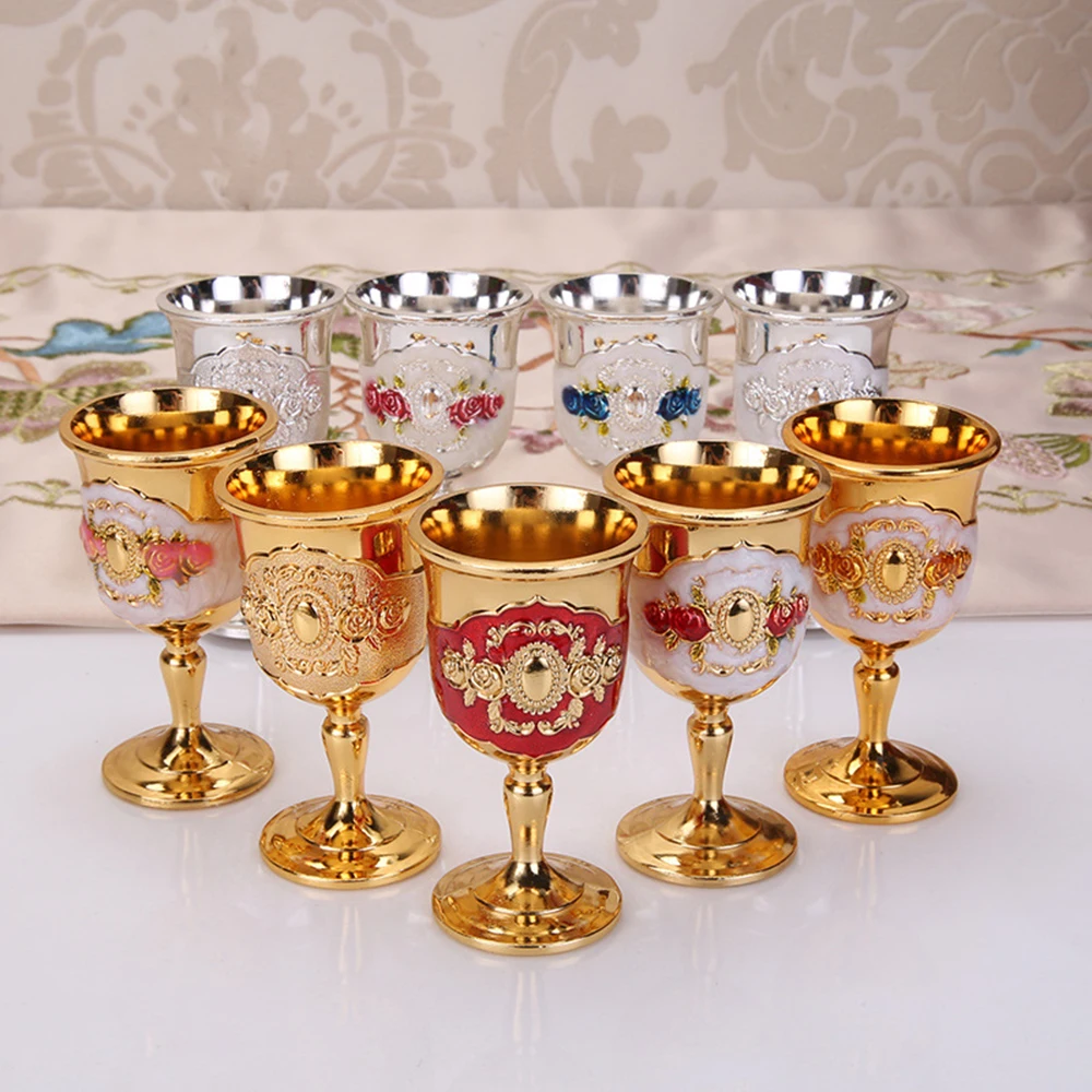 Vintage Metal White Wine Glass Engraving Flower Pattern Goblet for Home Ornament Wine Liqueur Cup for Kitchen Home gass