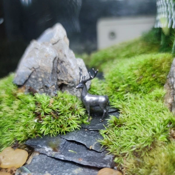 Aged Brass Mini Deer Figurine, Odd-shaped Stone Artificial Hill Fish Tank Sand Table, Karesansui Micro Landscape Decoration