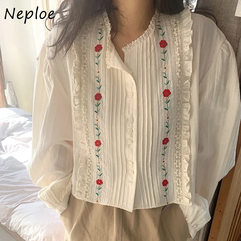 Neploe Autumn French Court Style Round Neck Shirt Embroidered Floral Patched Pleated Lace Blouse Single Breasted Long Sleeve Top