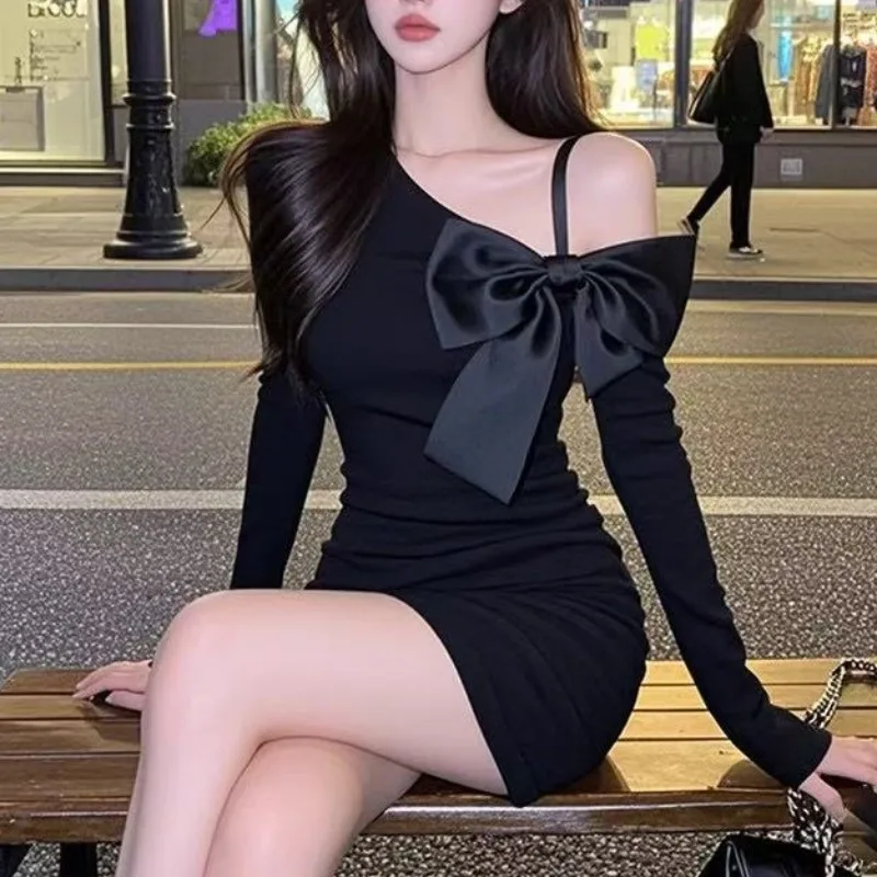 Versione donna nero elegante abito lavorato a maglia con spalle scoperte autunno primavera nuovo festival abiti avvolgenti a maniche lunghe 2025