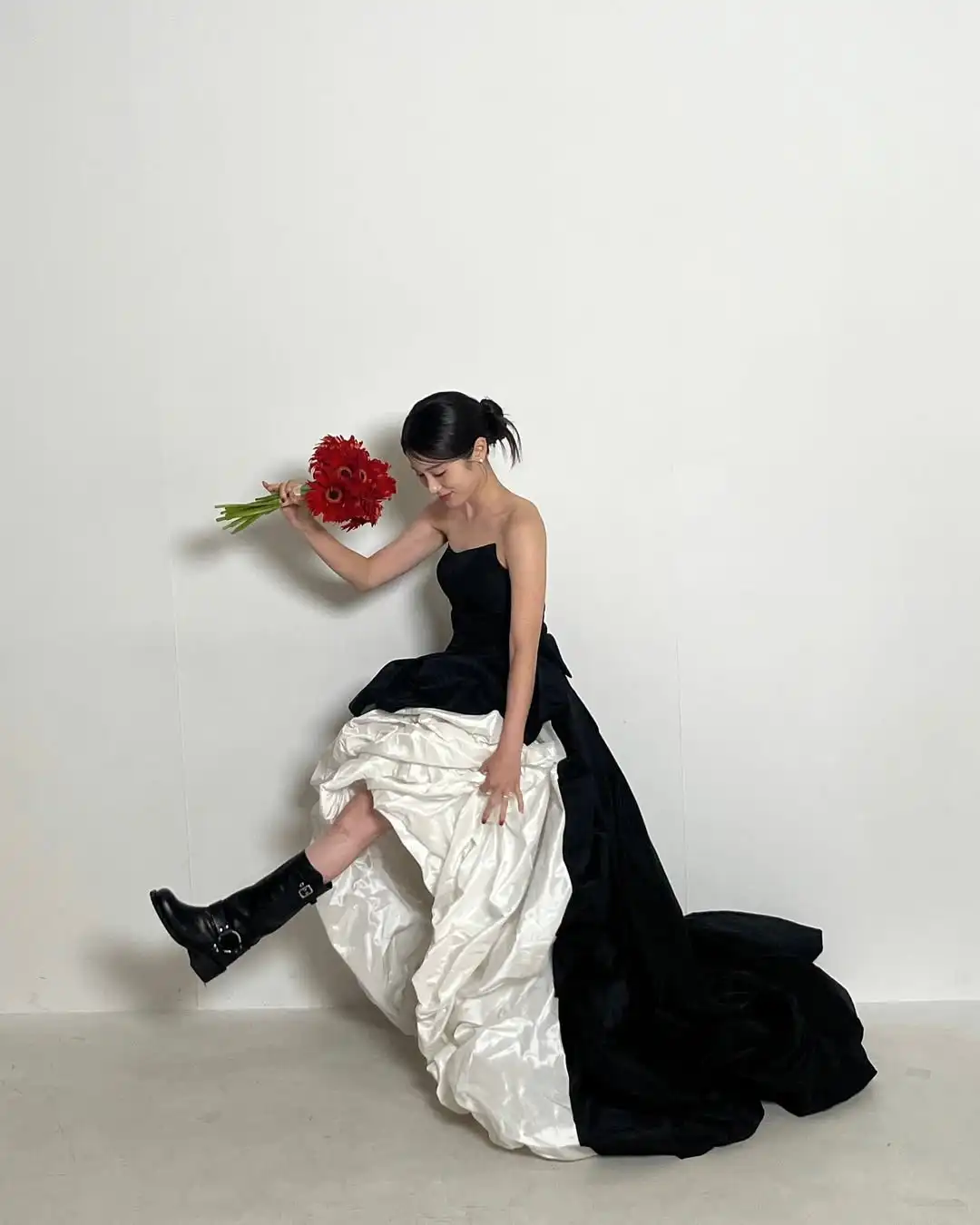 Bowith فساتين الزفاف الكورية ألف خط مخصص الأكمام نفخة أبيض وأسود ثوب الزفاف فساتين السهرة الكورية #3