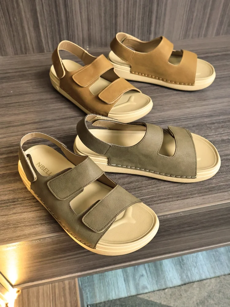 Lightweight Comfortable Men's Outdoor Casual  Sandals Magic Tape Beach Shoes Trendy Breathable Slip-On Slippers
