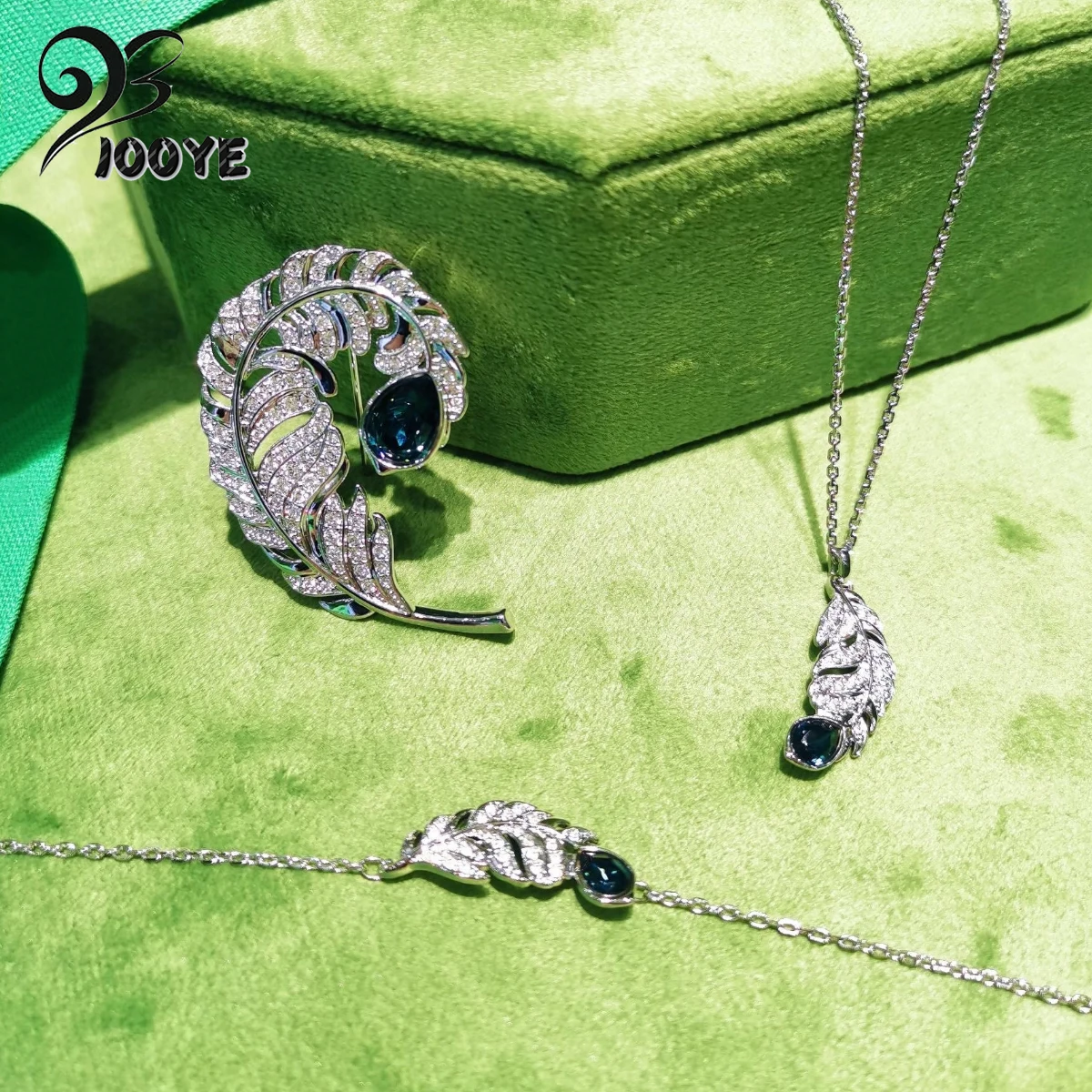 

2025 New Trend Anniversary Jewelry Sets Charming White Blue Feather Crystal Fashion Necklace Bracelet Romantic Gift for Women