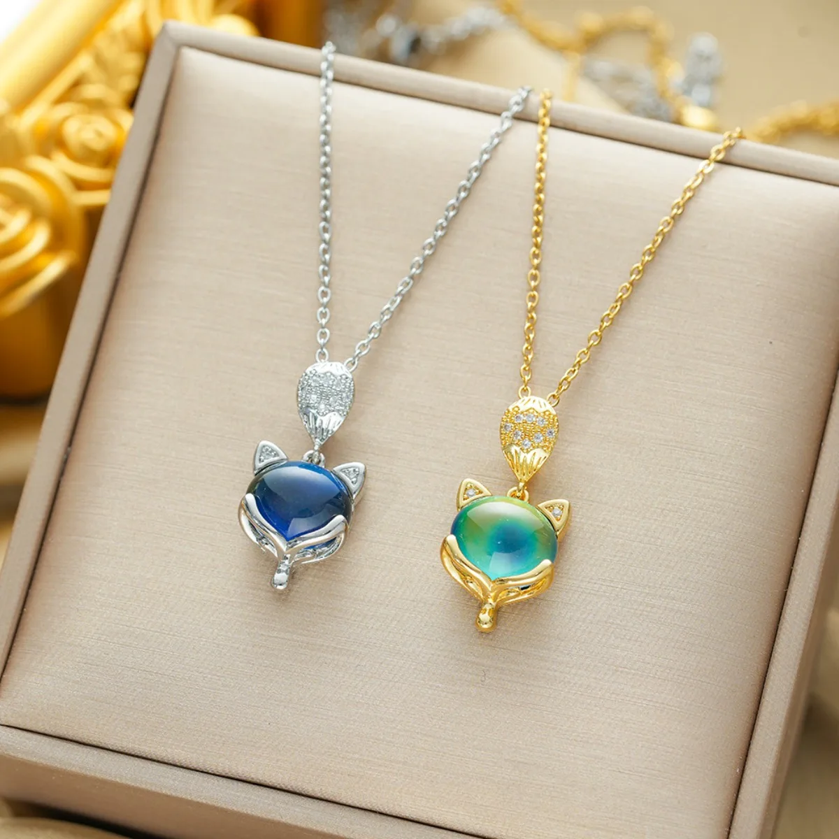 Creative Color Changing Stone Cute Fox Pendant Necklaces for Women Classic Collar Accessories Stainless Steel Chain Jewelry Gift