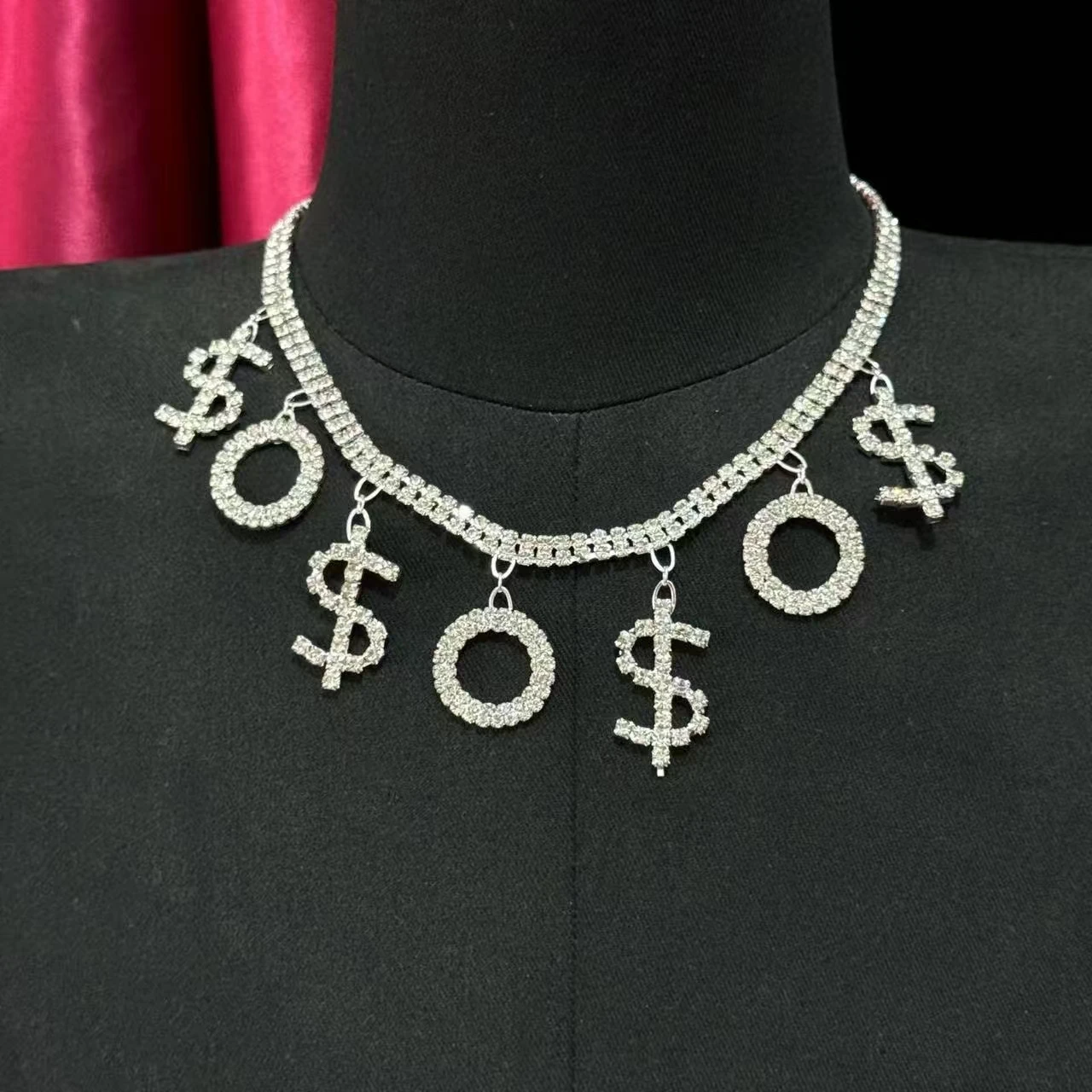 من المألوف الماس الكامل شخصية الإناث الهيب هوب الدولار رمز الترقوة سلسلة رسالة قلادة قصيرة مناسبة ل p