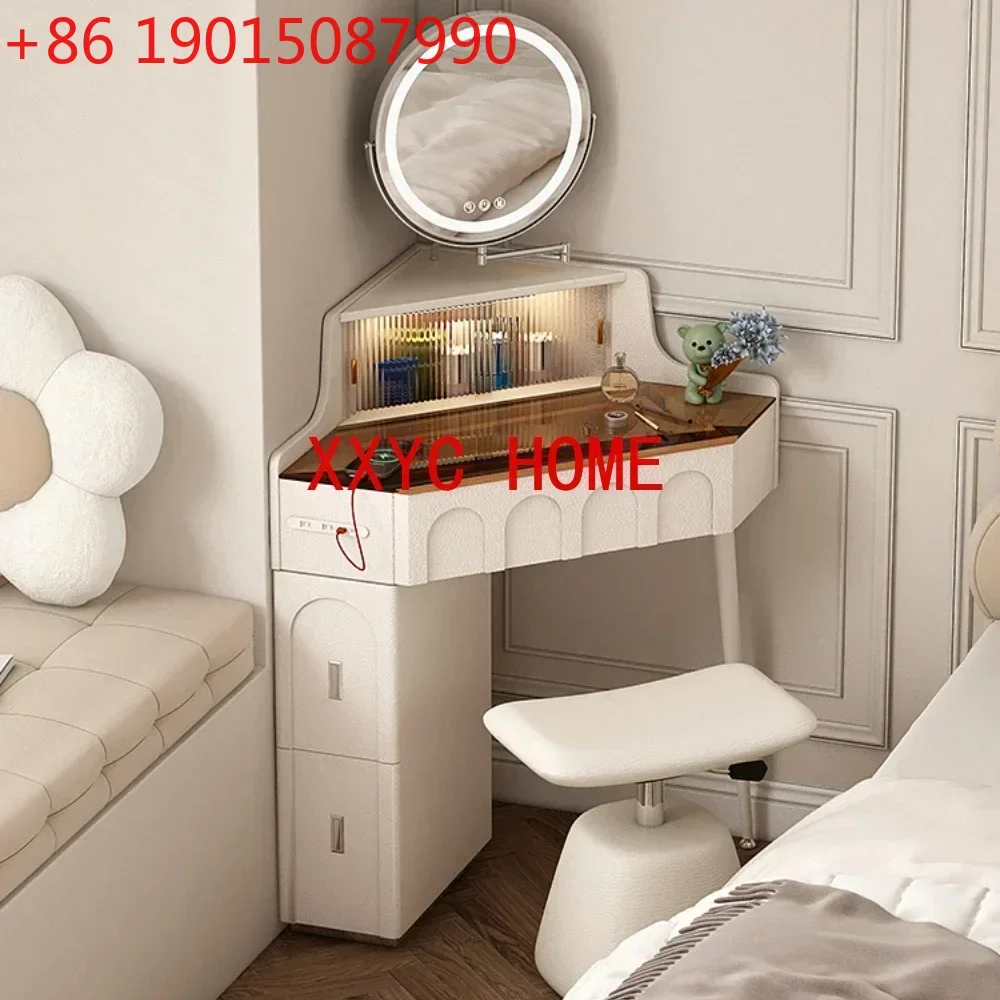 

Угловой треугольный туалетный столик для спальни и дома с зеркалом
