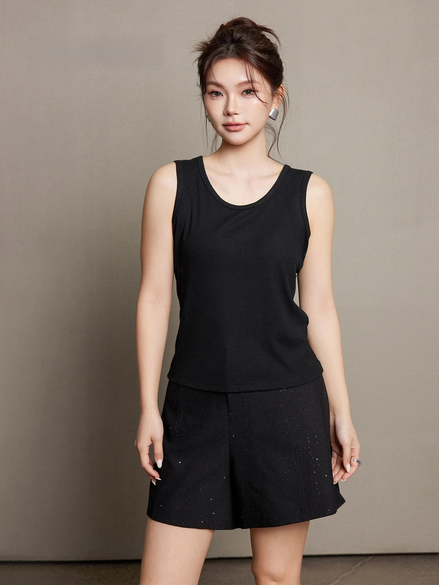 

Plusmall Nude Feel Knitted Vest High Elasticity round Neck Sleeveless Inner Wear Workwear Casual Style Slim Fit Spring Season