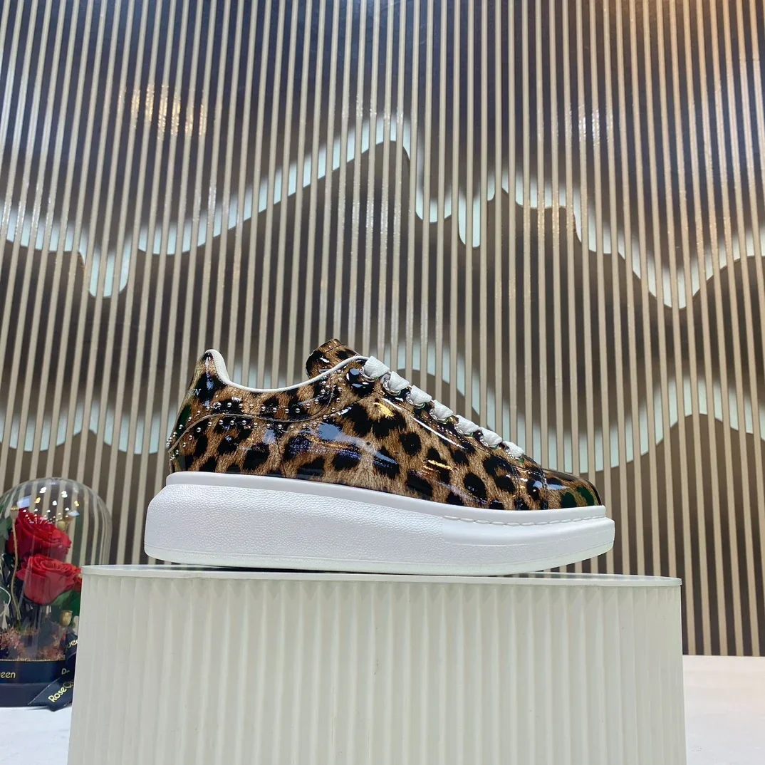 

Top Hight Quality Mens Casual Sneakers Real Leather Womens Brand Designer Tennis Shoes Classic Fashion Design running shoes