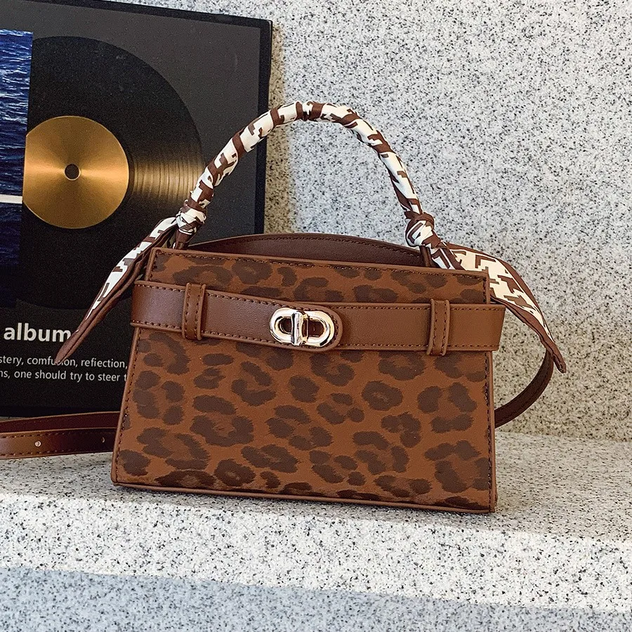 

2025 Vintage Top Handle Bag, Luxe Shoulder Purse for Women, Textured Crossbody Tote, Chic Day-to-Night Bag, Fashion Sling Bag​