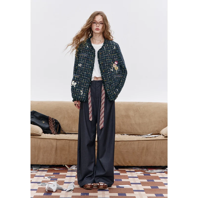 ELFSACK 2025 Autumn New Arrival Elegant French Tweed Premium Brooch Decor Blazer Jacket For Woman