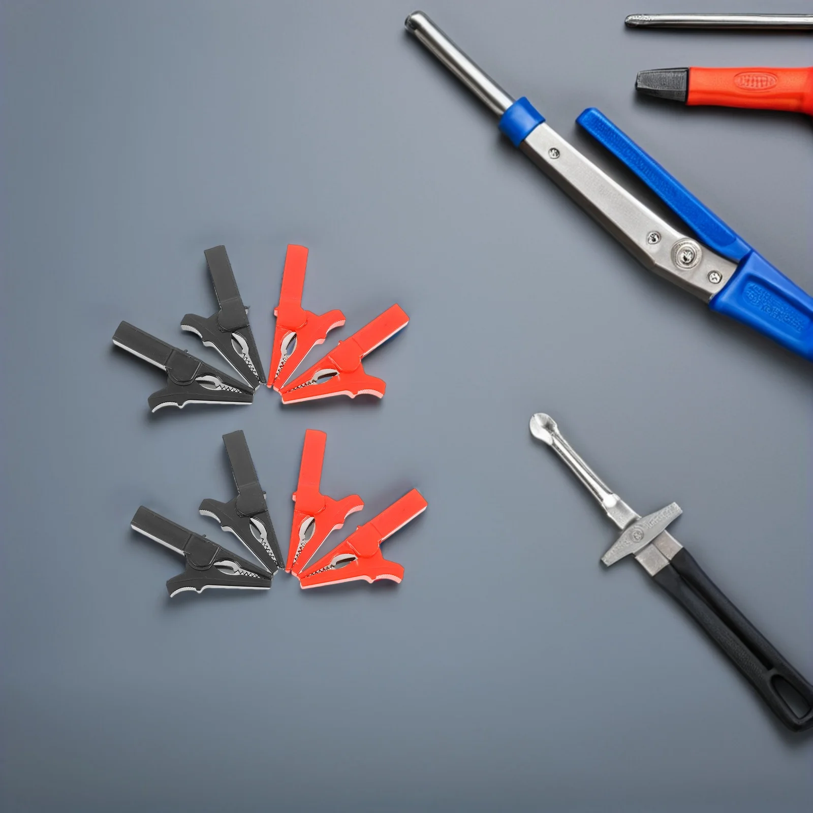 

12Pcs Heavy Duty Insulated Alligator Clips Copper Clamps Secure Grip Auto Test Clips Compatible with 4mm Banana Plugs