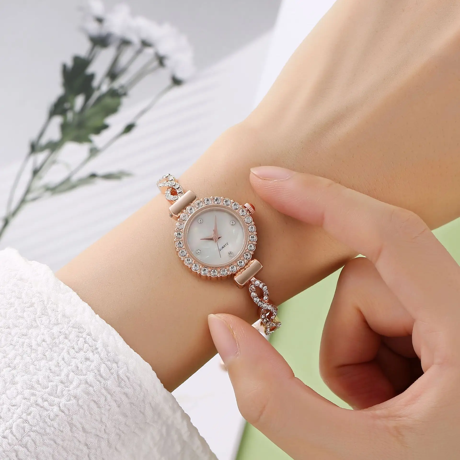 Women Bracelet Watches Top Brand Fashion Diamond Luxury Crystal Ladies Quartz Watch Steel Female Wristwatch Montre Femme Relojes