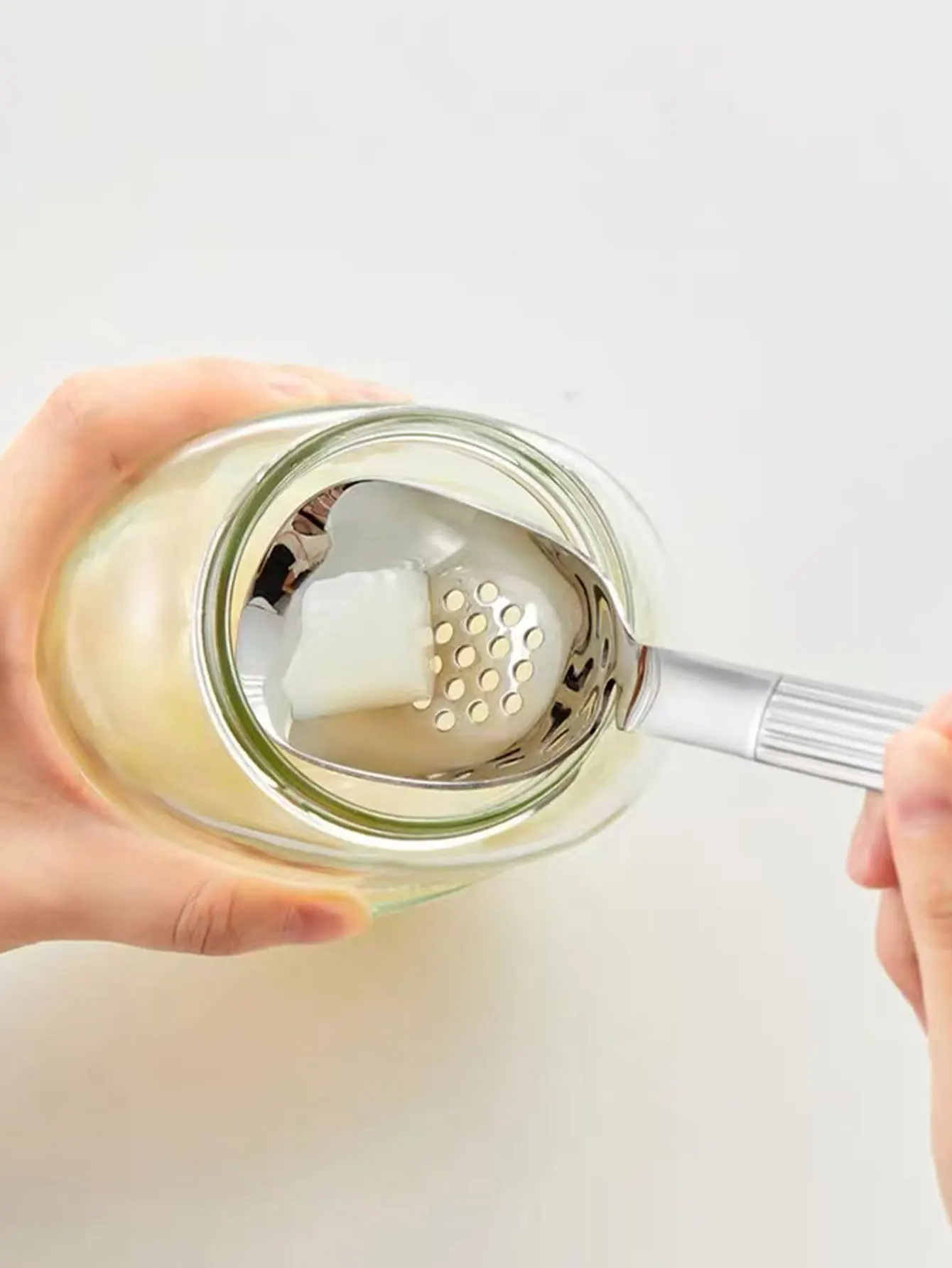 Stainless Steel Mini Skimmer for Scooping Olives, Sugar, Garlic, Small Strainer Spoon, Small Kitchen Household Food-Grade Draining Spoon, 1 Piece